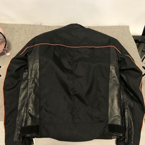 REVOLUTION GEAR NWT MENS 109% LEATHER & CORDORA BIKER SPORTS JACKET  SIZE MEDIUM - Picture 3 of 9